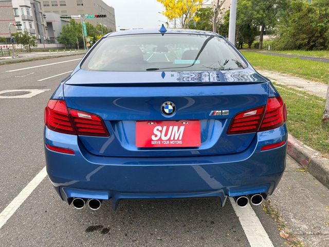 M5/小改款/2階/原鈑件/LED主動轉向頭燈/盲點/抬顯/車道偏移/HK音響/電尾門/KEYLESS GO/電吸門  第5張相片