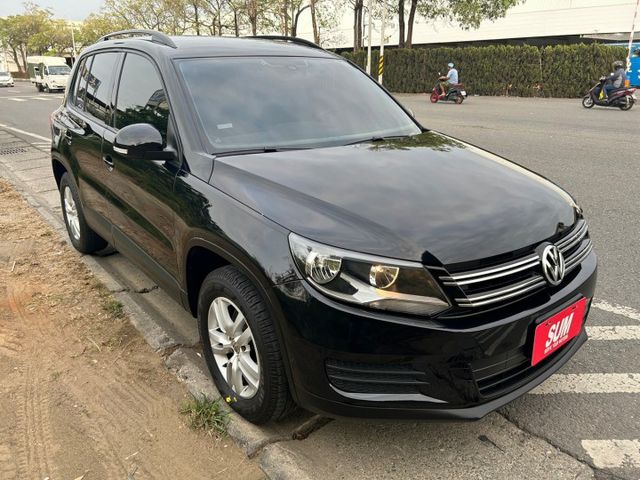 原鈑件/感應式頭燈/6安/循跡防滑/AUTOHOLD/車頂架/ISOFIX  第1張相片