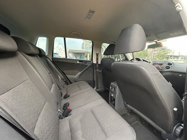 原鈑件/感應式頭燈/6安/循跡防滑/AUTOHOLD/車頂架/ISOFIX  第15張相片