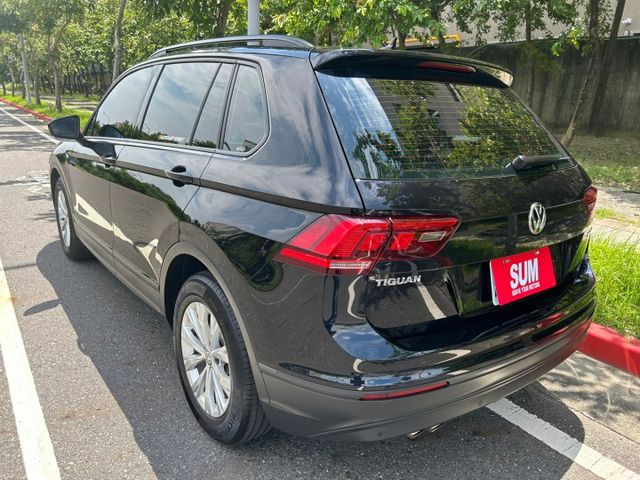一手車/原廠保養/全車鍍膜/低里程/倒車顯影/感應式頭燈/6 安/循跡防滑  第6張相片