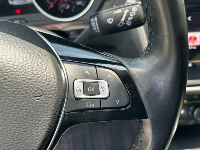 一手車/原廠保養/全車鍍膜/低里程/倒車顯影/感應式頭燈/6 安/循跡防滑  第13張相片