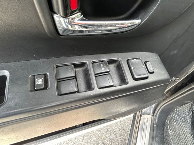 一手車/原鈑件/低里程/7人座/側滑門/定速/倒車顯影/後座出風口  第13張相片