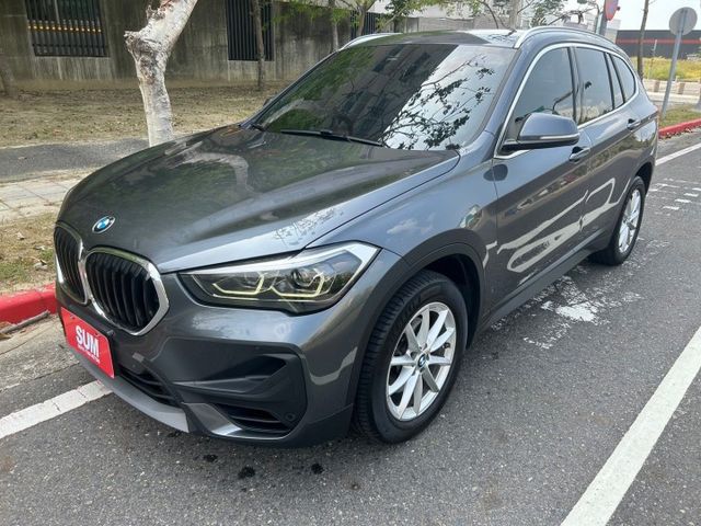 小改款/原鈑件/LED頭燈/免鑰匙/腳踢電尾門/觸控式影音主機/抬顯/AEB緊急煞停/自動停車/CARPLAY  第3張相片