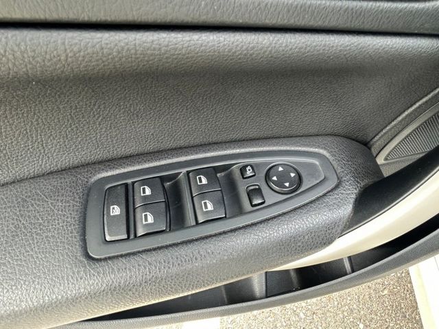 一手車/原鈑件/僅跑6萬/LED感應式頭燈/摸門解鎖/記憶電動椅/分區溫控/車道偏離警示/AEB緊急煞停  第16張相片