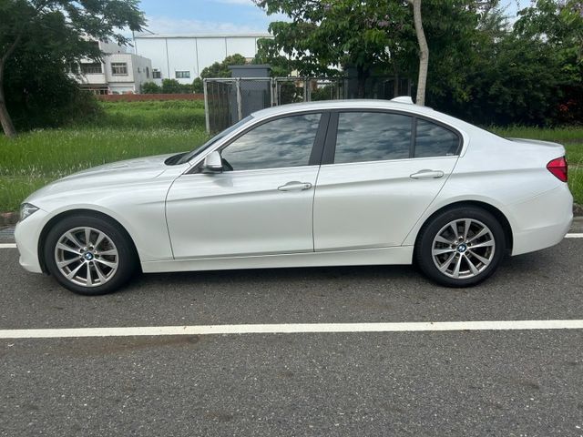 總代理小改款/一手車/LED感應式頭燈/摸門解鎖/雙前記憶電動椅/倒車顯影/換檔撥片/藍芽音樂  第4張相片