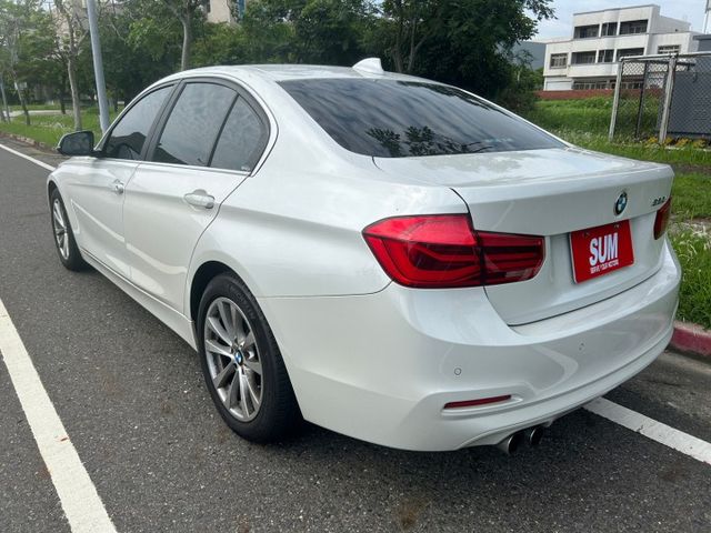 總代理小改款/一手車/LED感應式頭燈/摸門解鎖/雙前記憶電動椅/倒車顯影/換檔撥片/藍芽音樂  第6張相片