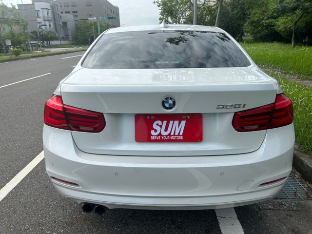 總代理小改款/一手車/LED感應式頭燈/摸門解鎖/雙前記憶電動椅/倒車顯影/換檔撥片/藍芽音樂  第7張相片