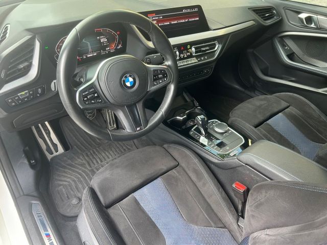 一手車/原鈑件/限量GC M版/虛擬數位儀錶/手機卡片鑰匙/ACC跟車/盲點/CARPLAY/M-SPORT專屬套件  第18張相片