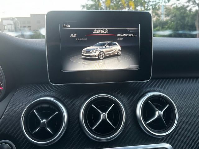 一手車/原鈑件/AMG/小改款/LED頭燈/換檔撥片/自動停車/倒車顯影/分區溫控/記憶電動跑車椅  第14張相片