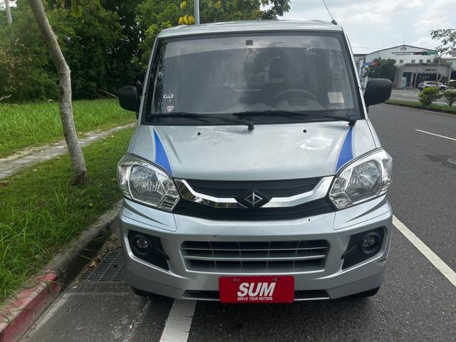 一手車/原鈑件/8人座/低里程僅跑7萬/可全額貸款  第2張相片