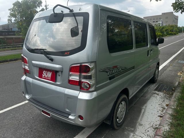 一手車/原鈑件/8人座/低里程僅跑7萬/可全額貸款  第7張相片