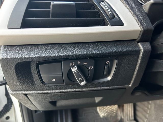 一手車/原鈑件/低里程/HID頭燈/6安/雙前電動記憶座椅/倒車顯影/內外氣氛漂亮/可全額貸款  第14張相片
