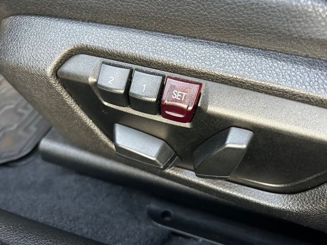 一手車/原鈑件/低里程/HID頭燈/6安/雙前電動記憶座椅/倒車顯影/內外氣氛漂亮/可全額貸款  第15張相片