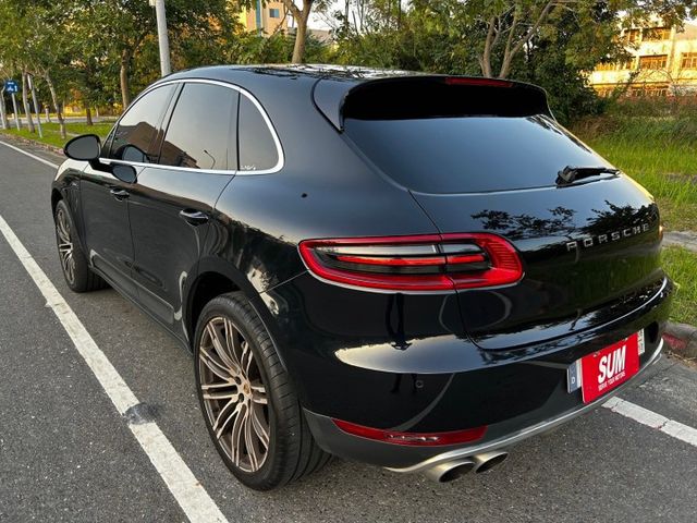 S DIESEL/選配21吋911TD輪圈/氣壓主動懸載系統/14向記憶電動座椅/鐵灰色真皮套件/私密玻璃/安卓機  第7張相片