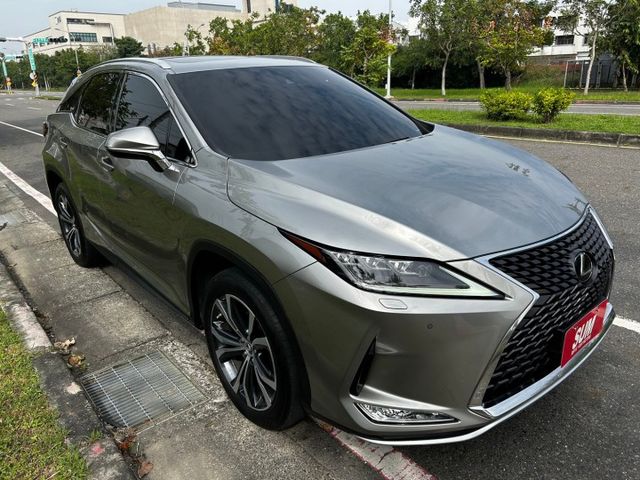 一手車頂級版/原鈑件/ACC跟車/AEB主動煞停/盲點/車偏/車道維持/LED頭燈/免鑰匙/天窗/抬顯  第1張相片