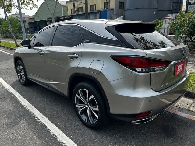 一手車頂級版/原鈑件/ACC跟車/AEB主動煞停/盲點/車偏/車道維持/LED頭燈/免鑰匙/天窗/抬顯  第5張相片
