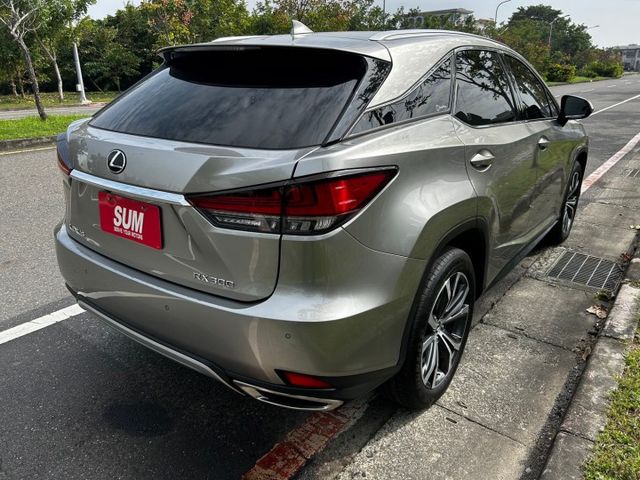 一手車頂級版/原鈑件/ACC跟車/AEB主動煞停/盲點/車偏/車道維持/LED頭燈/免鑰匙/天窗/抬顯  第7張相片