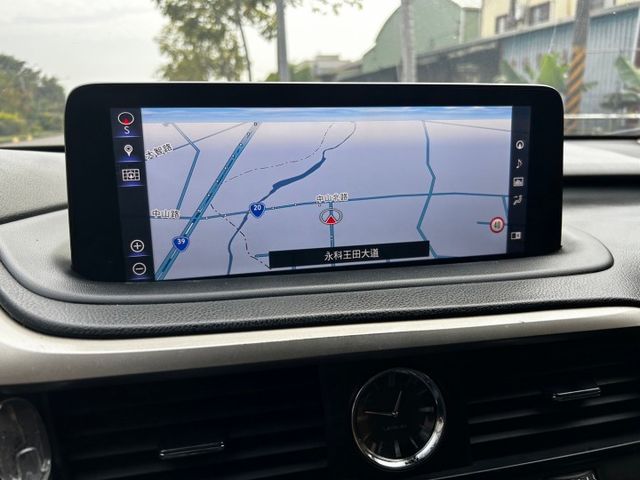 一手車頂級版/原鈑件/ACC跟車/AEB主動煞停/盲點/車偏/車道維持/LED頭燈/免鑰匙/天窗/抬顯  第13張相片