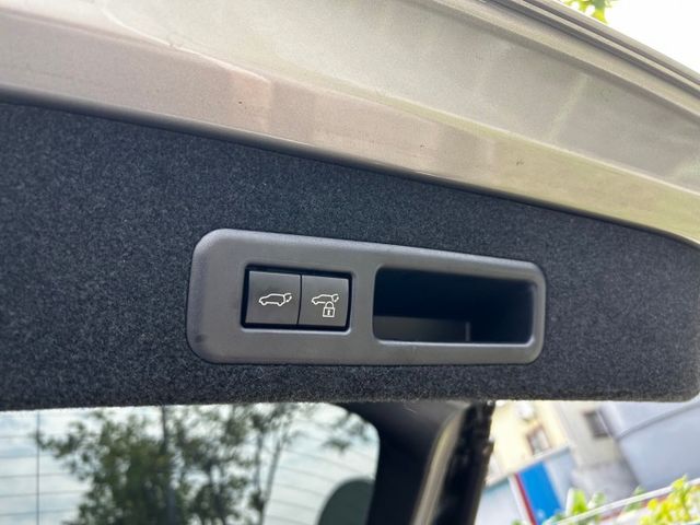 一手車頂級版/原鈑件/ACC跟車/AEB主動煞停/盲點/車偏/車道維持/LED頭燈/免鑰匙/天窗/抬顯  第19張相片