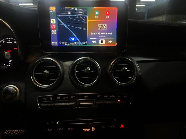 原鈑件/AMG/全景天窗/柏林之音/CARPLAY/摸門解鎖/LED頭燈/加熱方向盤/19吋雙輻鋁圈/電尾門/倒車顯影  第13張相片