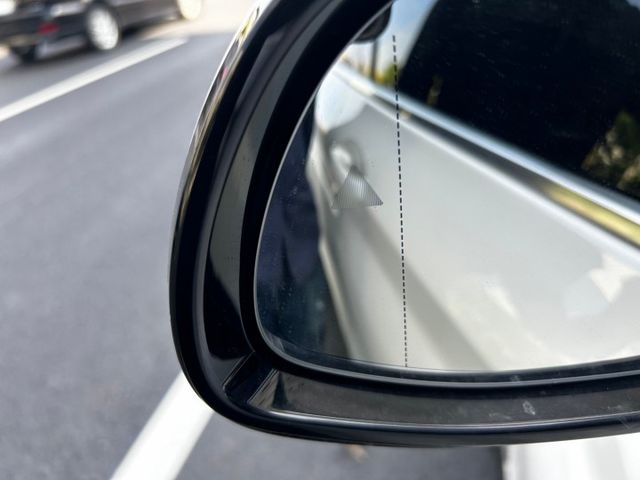 總代理/5AT/原鈑件/KEYLESS GO/LED頭燈/數位虛擬儀錶/雙前電動椅/電尾門  第8張相片
