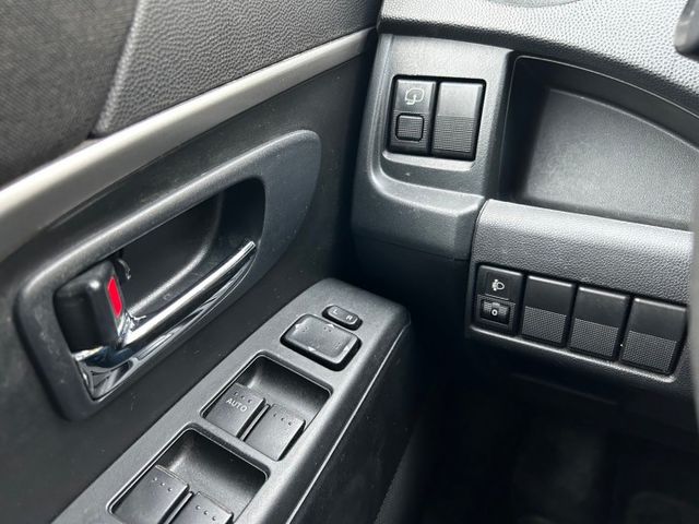 一手車/5+2家庭首選用車/定速/滑門/後座出風口/低里程/輪胎剛換新/可全額貸款  第14張相片