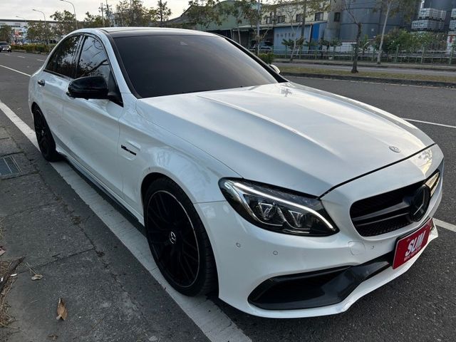 總代理AMG C63/原鈑件/LED智慧型頭燈/摸門解鎖/盲點/360環景/自動停車/柏林之音/全景天窗/電尾門  第1張相片