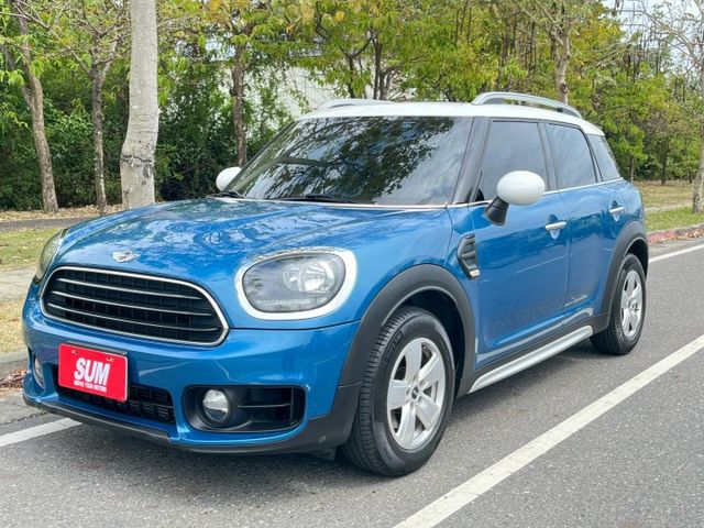 一手車原鈑件/低里程/6安/觸控式螢幕主機/倒車顯影/電尾門/藍芽音樂  第3張相片