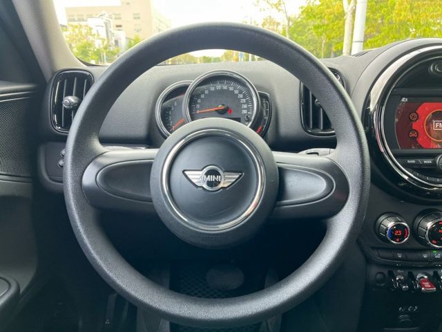 一手車原鈑件/低里程/6安/觸控式螢幕主機/倒車顯影/電尾門/藍芽音樂  第9張相片