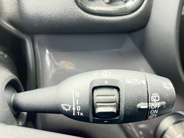 一手車原鈑件/低里程/6安/觸控式螢幕主機/倒車顯影/電尾門/藍芽音樂  第14張相片