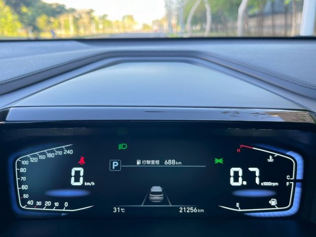 原廠保固/原鈑件/數位儀表/ACC跟車/AEB/盲點/LED頭燈/觸控式大螢幕/CARPLAY/全景天窗/免鑰匙  第12張相片