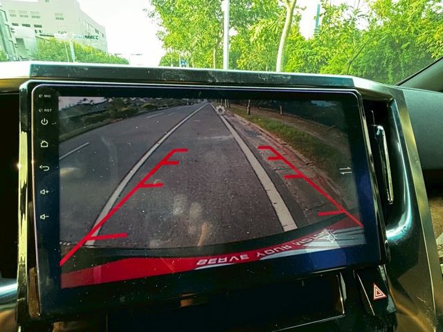 蒙娜麗莎套件/免鑰匙/電滑門/LED感應式頭燈/電動冷熱通風椅/三區恆溫/安卓機/電尾門/全景天窗  第12張相片