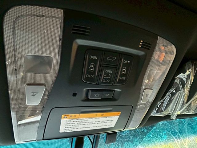 蒙娜麗莎套件/免鑰匙/電滑門/LED感應式頭燈/電動冷熱通風椅/三區恆溫/安卓機/電尾門/全景天窗  第14張相片