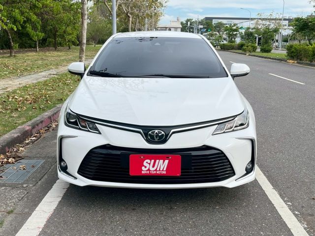 原鈑件/低里程僅跑4萬/AEB緊急煞車/ACC跟車/感應式大燈/倒車顯影/藍芽音樂  第2張相片