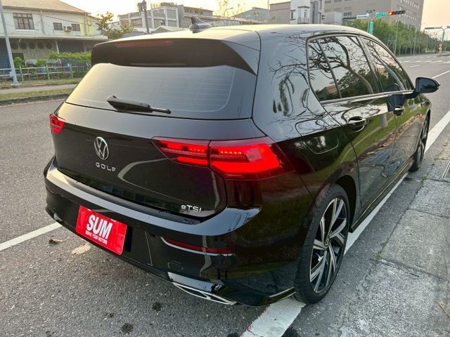 R-LINE一手車/只跑3000/原廠保固/原鈑原漆/HK環繞音響/多色氣氛燈  第5張相片