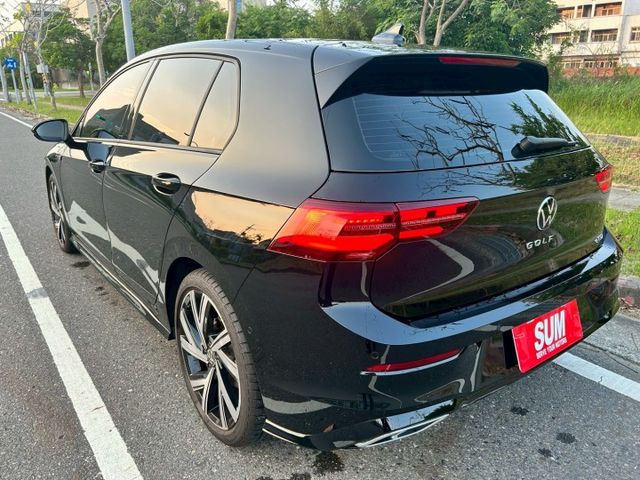 R-LINE一手車/只跑3000/原廠保固/原鈑原漆/HK環繞音響/多色氣氛燈  第7張相片