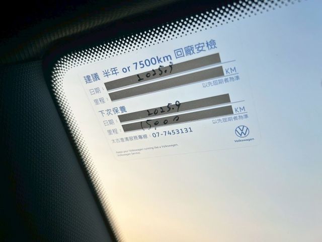 R-LINE一手車/只跑3000/原廠保固/原鈑原漆/HK環繞音響/多色氣氛燈  第10張相片
