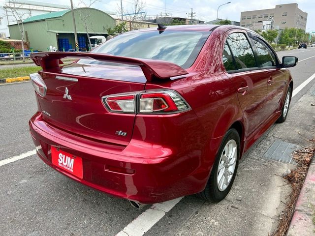 io版/跑車椅/空力套件/定速/換檔撥片/倒車顯影/天窗/可全額貸款  第5張相片