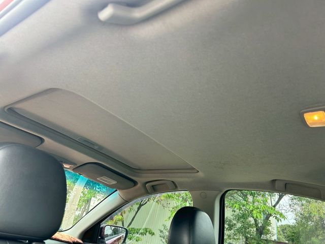io版/跑車椅/空力套件/定速/換檔撥片/倒車顯影/天窗/可全額貸款  第15張相片