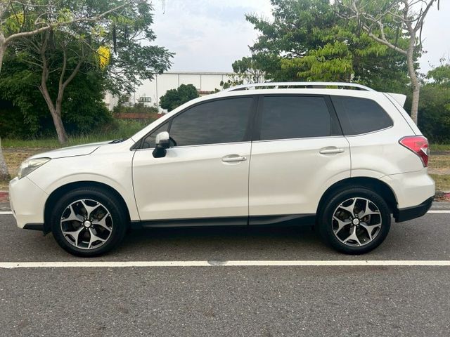 一手車/頂級XT-P/原鈑件/免鑰匙/天窗/電尾門/電動椅/4WD/HID頭燈/升級安卓機/定速/換檔撥片  第4張相片