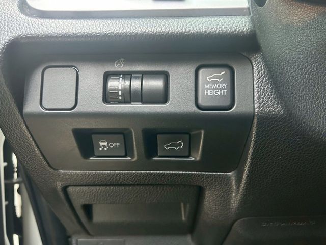 一手車/頂級XT-P/原鈑件/免鑰匙/天窗/電尾門/電動椅/4WD/HID頭燈/升級安卓機/定速/換檔撥片  第14張相片