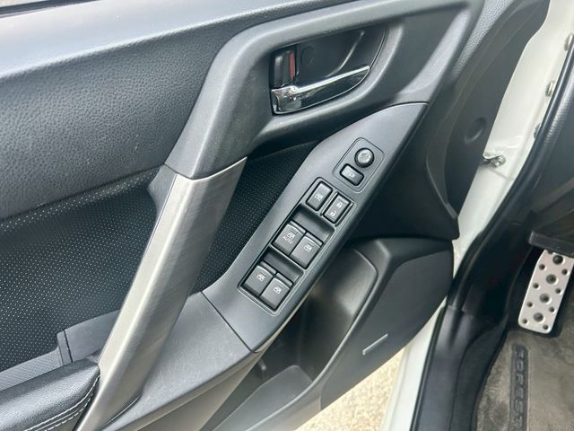 一手車/頂級XT-P/原鈑件/免鑰匙/天窗/電尾門/電動椅/4WD/HID頭燈/升級安卓機/定速/換檔撥片  第16張相片