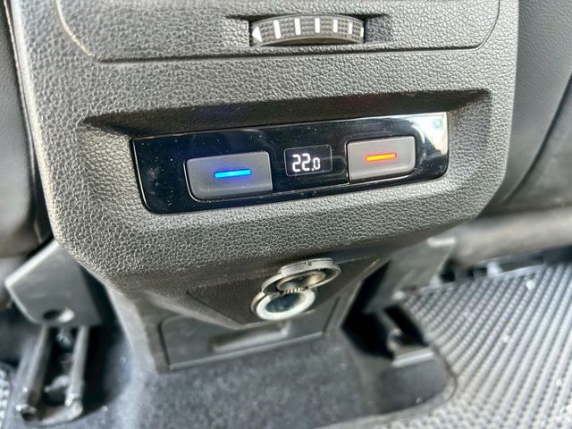 原鈑件/一手車/低里程僅跑6萬/ACC跟車/自動停車/7人座/LED頭燈/免鑰匙/三區溫控/CARPLAY  第15張相片