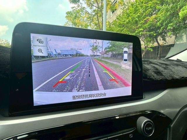 一手車/低里程/6安/定速/倒車顯影/觸控式影音螢幕/CARPLAY/AUTOHOLD/雙區溫控  第12張相片
