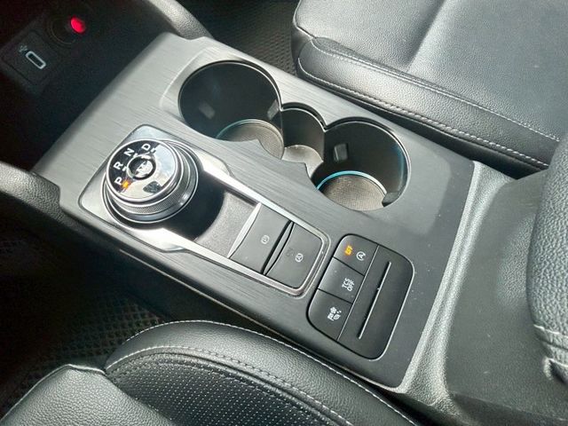 一手車/低里程/6安/定速/倒車顯影/觸控式影音螢幕/CARPLAY/AUTOHOLD/雙區溫控  第14張相片