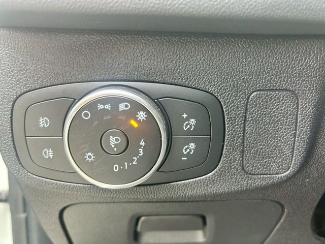 一手車/低里程/6安/定速/倒車顯影/觸控式影音螢幕/CARPLAY/AUTOHOLD/雙區溫控  第16張相片