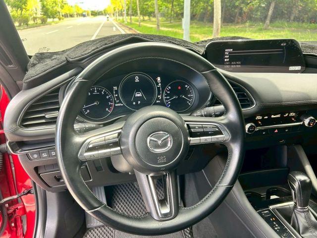 一手車/BOSE旗艦版/原鈑件低里程/ACC跟車/盲點/免鑰匙/360環景/LED頭燈/觸控式螢幕/CARPLAY/抬顯  第10張相片