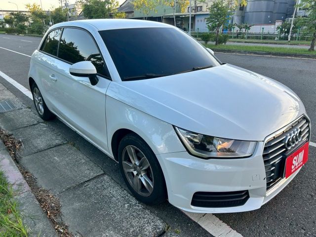 小改款1.0渦輪/6安/倒車顯影/內外氣氛漂亮/稅金最低的安全性小車/可全額貸款  第1張相片