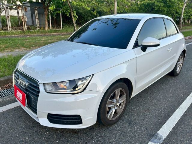 小改款1.0渦輪/6安/倒車顯影/內外氣氛漂亮/稅金最低的安全性小車/可全額貸款  第3張相片