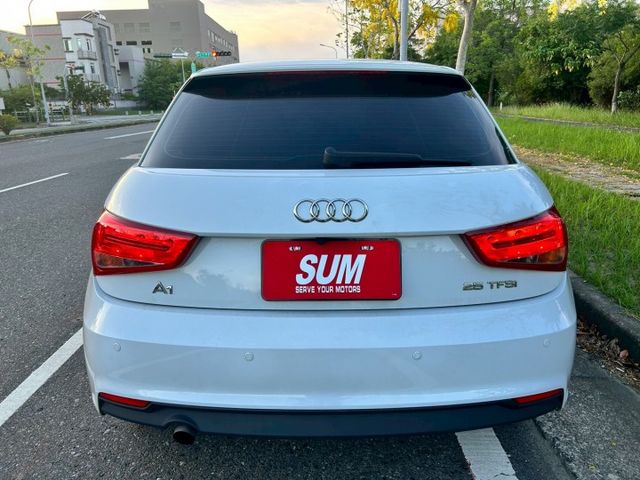 小改款1.0渦輪/6安/倒車顯影/內外氣氛漂亮/稅金最低的安全性小車/可全額貸款  第7張相片